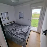 Baltic Lark 30m2 Z Ogrodkiem I Klimatyzacja 別荘 *