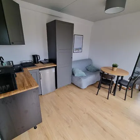 Baltic Lark 30m2 Z Ogrodkiem I Klimatyzacja 펜션