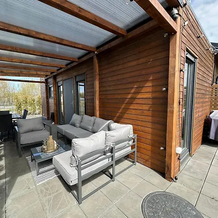 Baltic Lark 30m2, Taras Zadaszony 27m2 Ogrodek Klimatyzacja Holiday home Gaski (Koszalin)