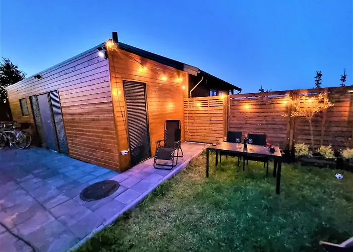 Baltic Lark 30m2 Z Ogrodkiem I Klimatyzacja 펜션 *